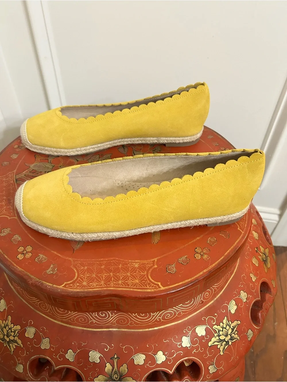 Isaac‎ Mizrahi Yellow Suede Scalloped Espadrille Flats